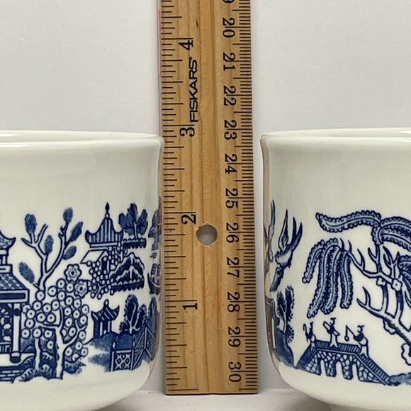 Blue Willow Pattern Mugs Blue & White Made in Churchill, England Set of 2 - Picture 7 of 8